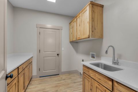 Tiny photo for 502 SW Bent Loop, Powell Butte, OR 97753 (MLS # 220211348)