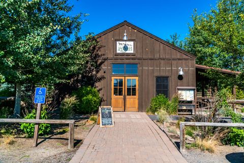 Tiny photo for 57057 Abbot House Lane #9, Sunriver, OR 97707 (MLS # 220217657)