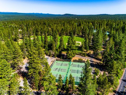 Tiny photo for 57057 Abbot House Lane #9, Sunriver, OR 97707 (MLS # 220217657)