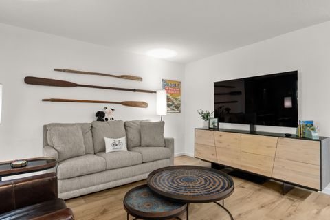 Tiny photo for 57057 Abbot House Lane #9, Sunriver, OR 97707 (MLS # 220217657)