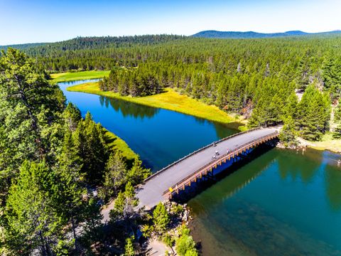 Tiny photo for 57057 Abbot House Lane #9, Sunriver, OR 97707 (MLS # 220217657)