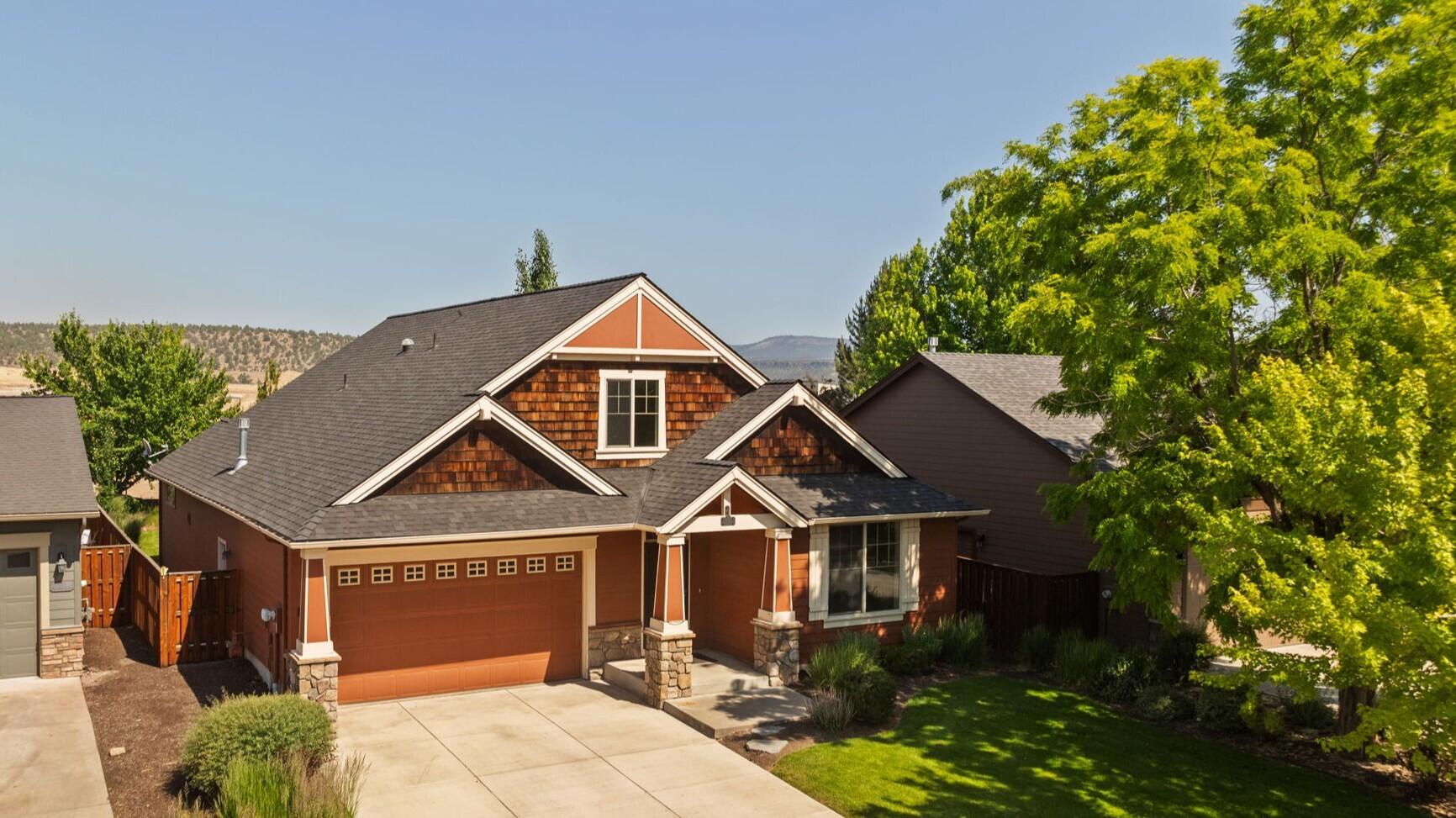 1182 NE Hudspeth Lane