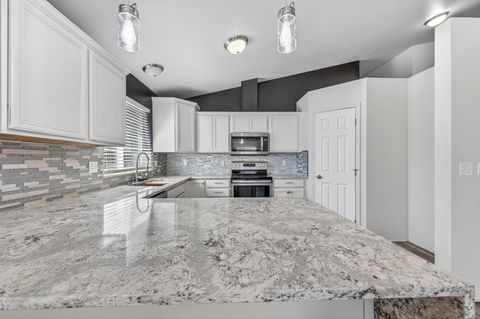 Tiny photo for 51305 Mitts Way, La Pine, OR 97739 (MLS # 220218625)