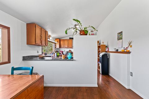 Tiny photo for 6536 Shadow Glen Drive, Eagle Point, OR 97524 (MLS # 220211406)