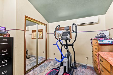 Tiny photo for 6536 Shadow Glen Drive, Eagle Point, OR 97524 (MLS # 220211406)