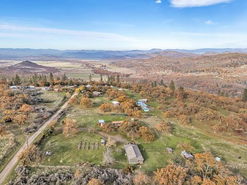 Tiny photo for 6536 Shadow Glen Drive, Eagle Point, OR 97524 (MLS # 220211406)