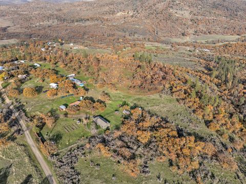 Tiny photo for 6536 Shadow Glen Drive, Eagle Point, OR 97524 (MLS # 220211406)