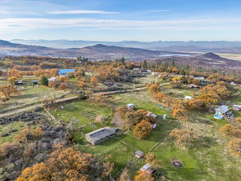 Tiny photo for 6536 Shadow Glen Drive, Eagle Point, OR 97524 (MLS # 220211406)