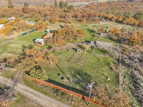 Tiny photo for 6536 Shadow Glen Drive, Eagle Point, OR 97524 (MLS # 220211406)