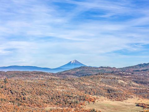 Tiny photo for 6536 Shadow Glen Drive, Eagle Point, OR 97524 (MLS # 220211406)