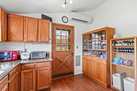 Tiny photo for 6536 Shadow Glen Drive, Eagle Point, OR 97524 (MLS # 220211406)