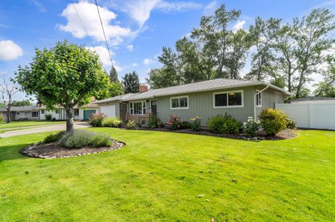 2462 Edgemont Drive Medford OR 97504