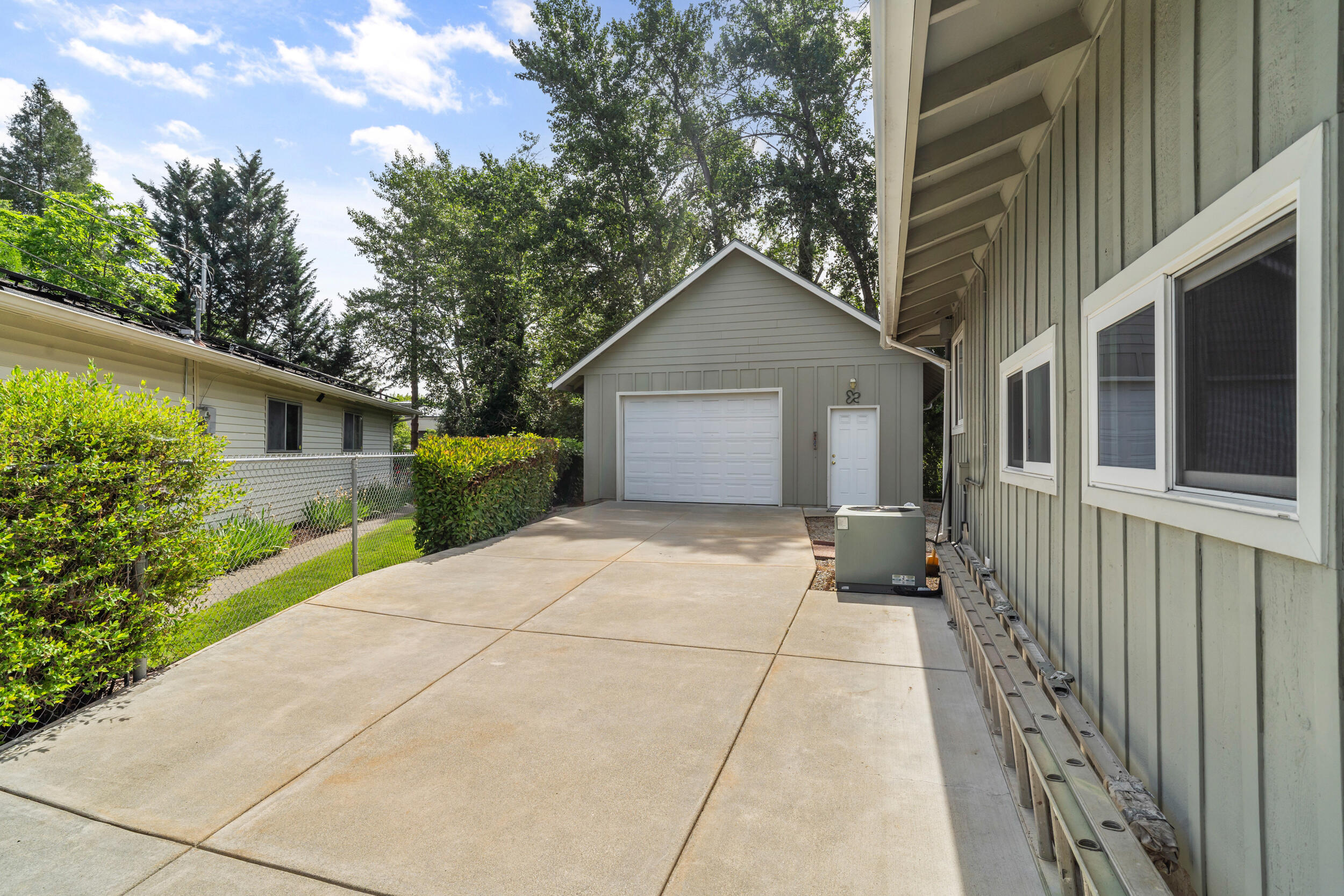 2462 Edgemont Drive