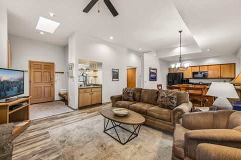 Tiny photo for 57319 Beaver Ridge Loop Loop #2A2, Sunriver, OR 97707 (MLS # 220213082)