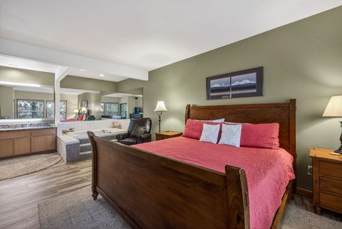 Tiny photo for 57319 Beaver Ridge Loop Loop #2A2, Sunriver, OR 97707 (MLS # 220213082)