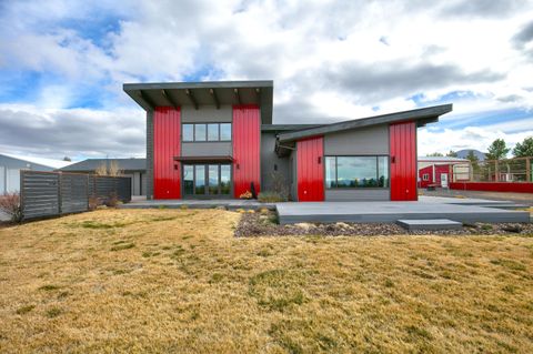 Tiny photo for 11301 SW Robinson Lane, Powell Butte, OR 97753 (MLS # 220217124)