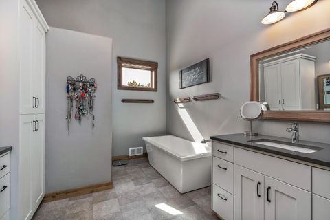 Tiny photo for 11301 SW Robinson Lane, Powell Butte, OR 97753 (MLS # 220217124)