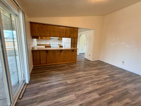 Tiny photo for 3015 Milhoan Drive, Medford, OR 97504 (MLS # 220220188)