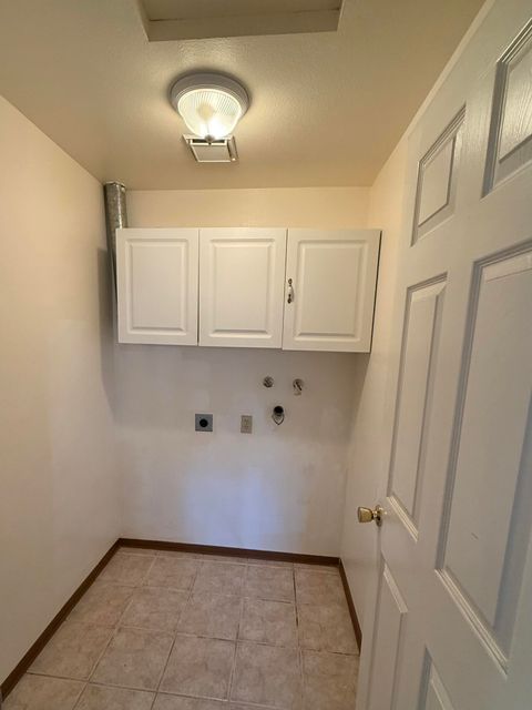 Tiny photo for 3015 Milhoan Drive, Medford, OR 97504 (MLS # 220220188)