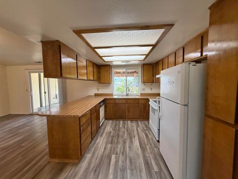 Tiny photo for 3015 Milhoan Drive, Medford, OR 97504 (MLS # 220220188)