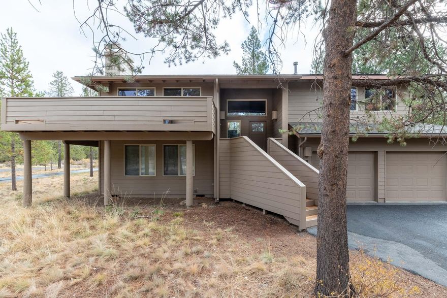 Beautifully renovated north end luxury! Featuring 4 bedrooms (2 suites), 3 full baths plus 2 half baths. Vaulted great room is light & bright with windows on all sides. The northwest vibe abounds here with warm wood accents and the stacked-stone gas fireplace grounds the space. The dining area is surrounded by windows offering National Forest Views when you gather for meals. The wrap-around deck gives you the option to take the party outside! Thoughtfully updated gourmet kitchen has luxury countertops, breakfast bar with leather bar chairs, stainless appliances, gas range and farmhouse sink looking out to the treetops. King bedroom suite includes a spa tub. There is a second large bedroom suite downstairs. A 3rd guest bedroom & spacious spunky bunk room is the perfect for the kids to sleep and hang out!  Enjoy the lower-level hot tub enclosure after a full day or resort activities!  Air Conditioning. New Roof. SHARC PAID!