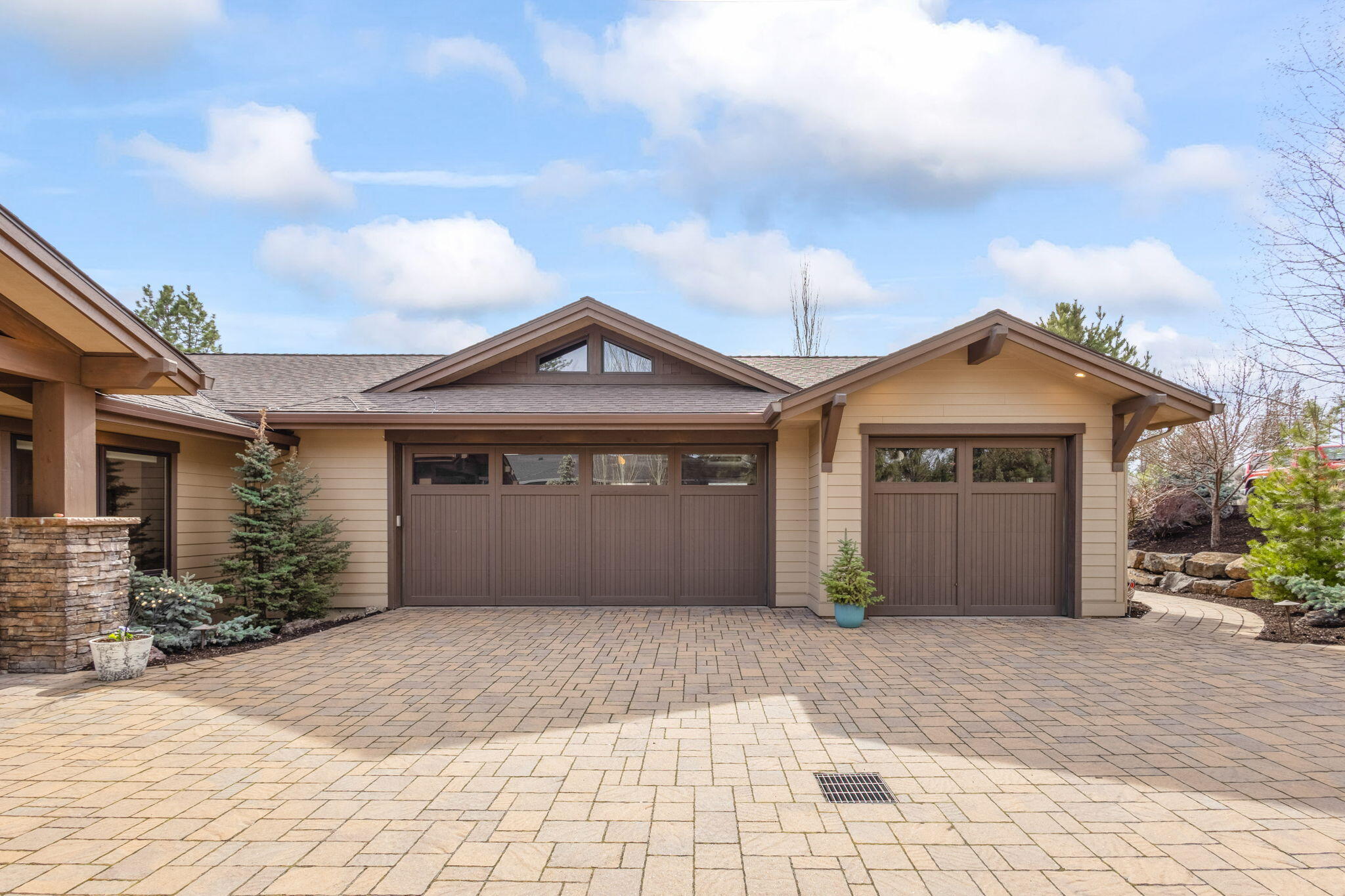 Skyliner Summit - Residential