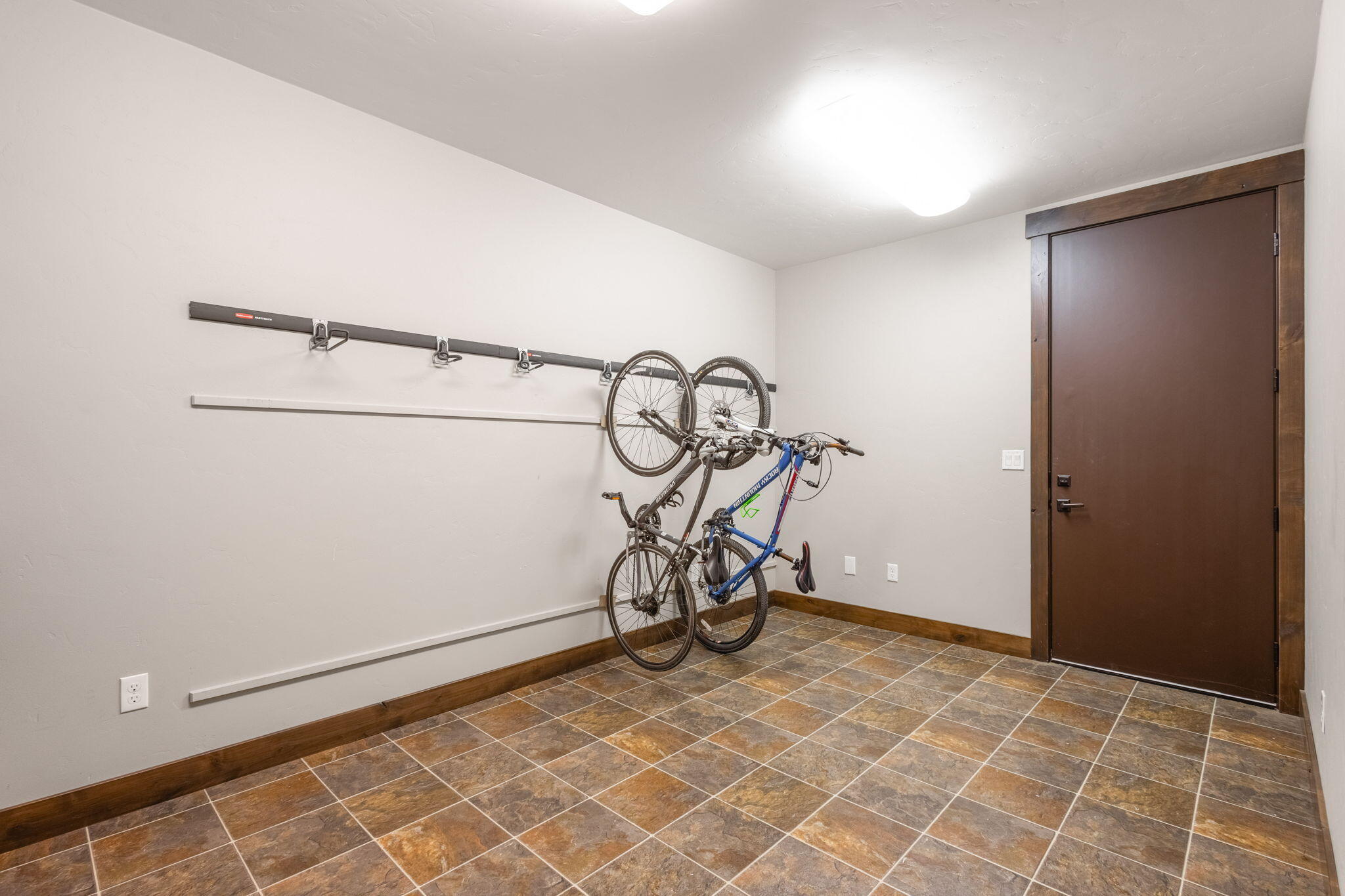 Skyliner Summit - Residential