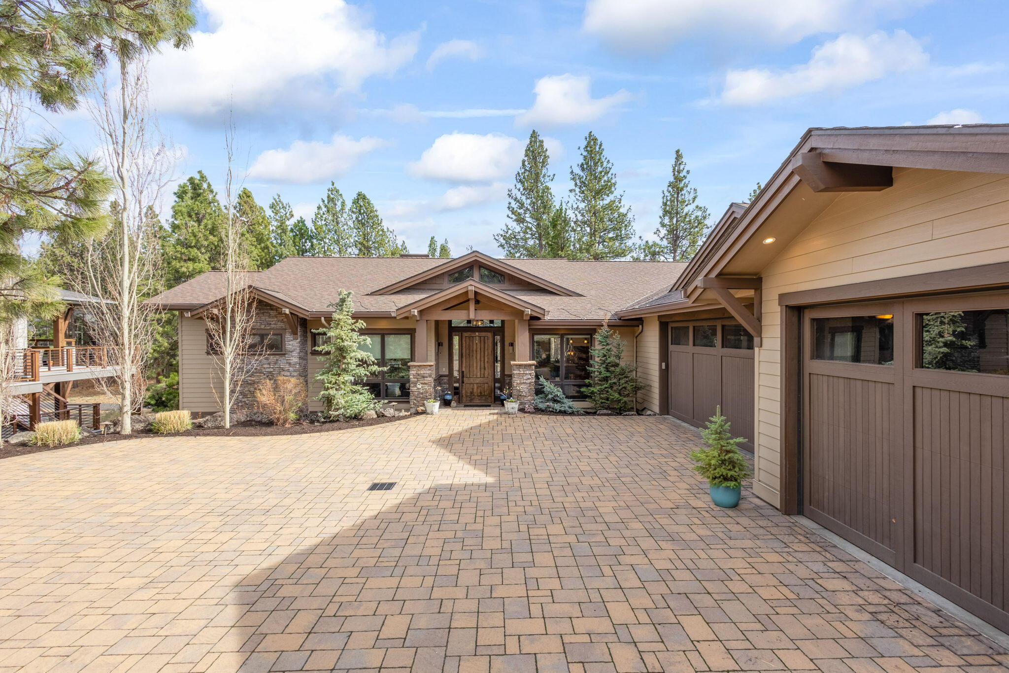 Skyliner Summit - Residential