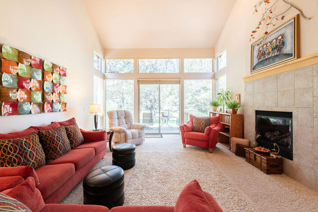 1274 Highland View Loop