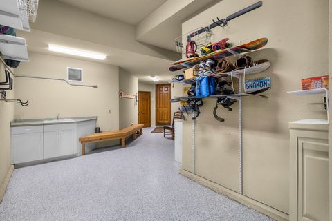 Tiny photo for 61712 Broken Top Drive, Bend, OR 97702 (MLS # 220216937)