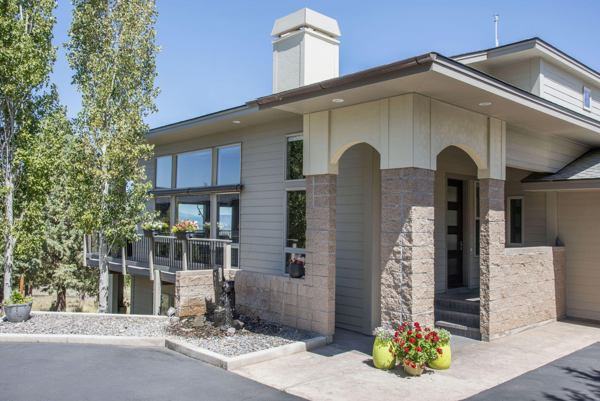 893 Highland View Loop