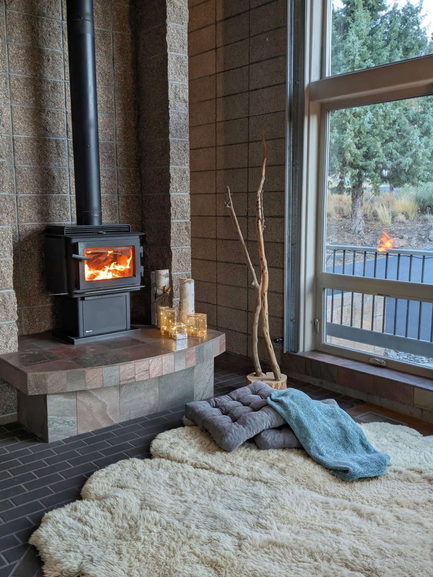 893 Highland View Loop