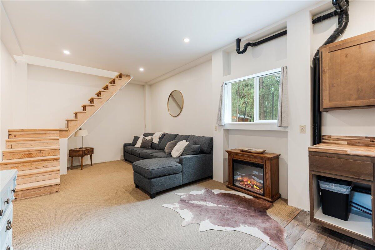 Ponderosa Pines - Residential