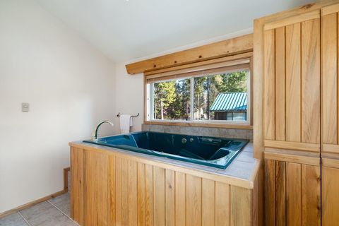 Tiny photo for 15124 E River Loop Drive E, Bend, OR 97707 (MLS # 220217044)