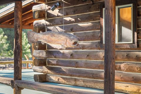 Tiny photo for 15124 E River Loop Drive E, Bend, OR 97707 (MLS # 220217044)