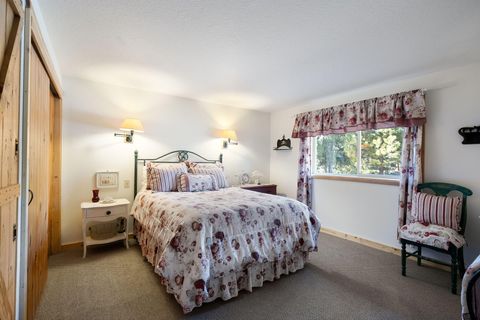 Tiny photo for 15124 E River Loop Drive E, Bend, OR 97707 (MLS # 220217044)