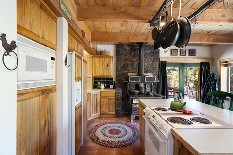 Tiny photo for 15124 E River Loop Drive E, Bend, OR 97707 (MLS # 220217044)