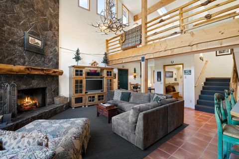 Tiny photo for 15124 E River Loop Drive E, Bend, OR 97707 (MLS # 220217044)