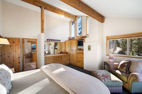 Tiny photo for 15124 E River Loop Drive E, Bend, OR 97707 (MLS # 220217044)