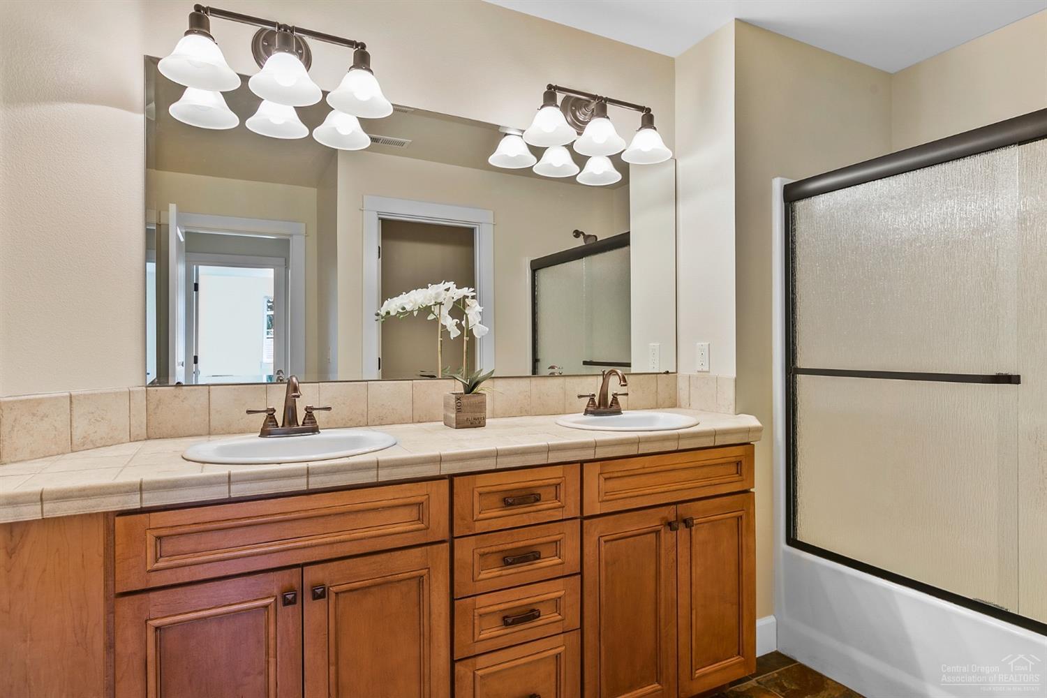 The Bluffs River Ben - Residential