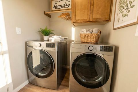 Tiny photo for 8268 29th Street, White City, OR 97503 (MLS # 220213989)