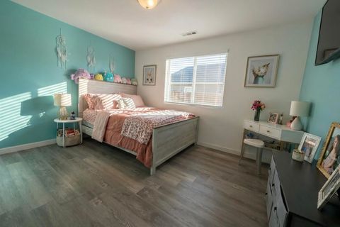 Tiny photo for 8268 29th Street, White City, OR 97503 (MLS # 220213989)