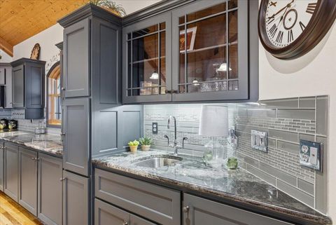 Tiny photo for 3601 Campus View Drive, Grants Pass, OR 97527 (MLS # 220215157)