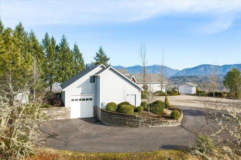 Tiny photo for 3601 Campus View Drive, Grants Pass, OR 97527 (MLS # 220215157)