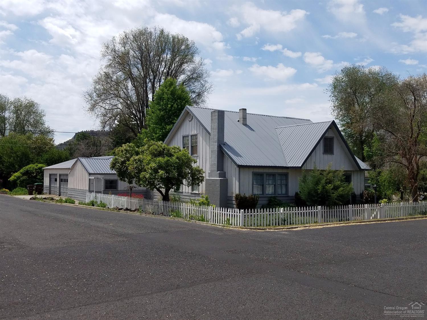 Oregon + Western - Residential