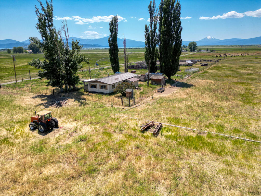 Klamath Country - Land