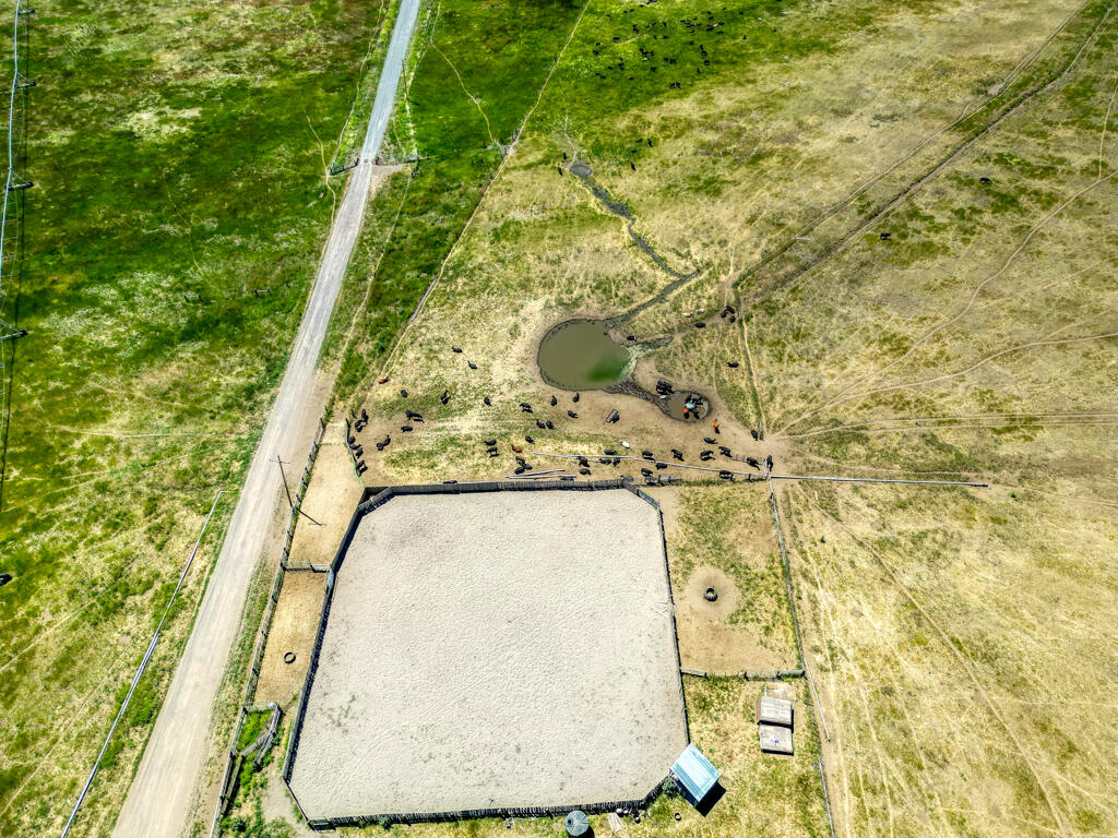 Klamath Country - Land