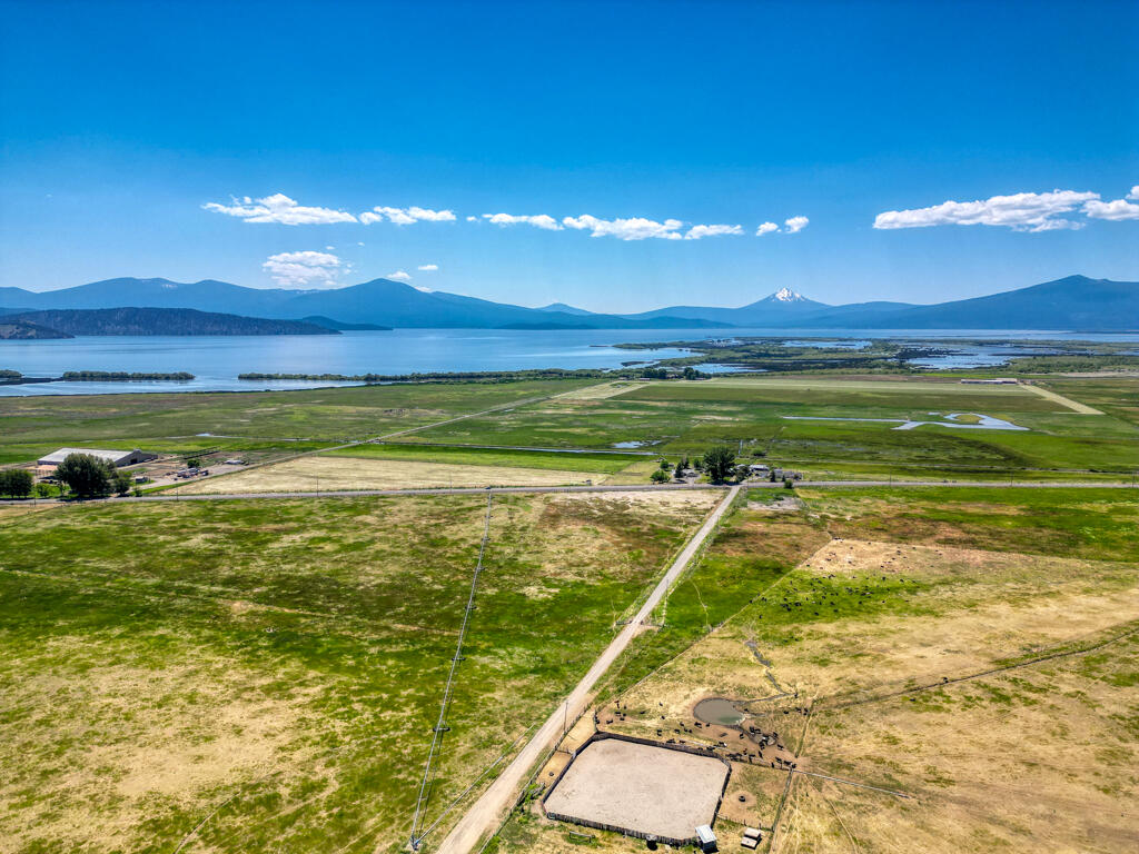 Klamath Country - Land