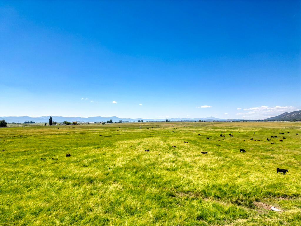 Klamath Country - Land