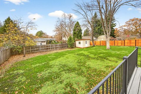 Tiny photo for 525 Barnes Avenue, Medford, OR 97504 (MLS # 220212503)